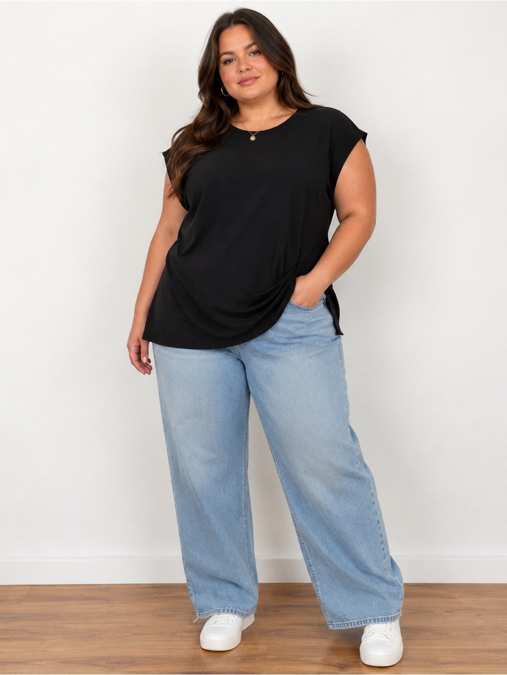 Suzy Shier Black Short-Sleeve Twist-Hem Tee